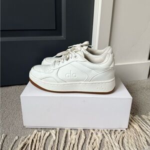 Alo Yoga Recovery Mode Sneaker